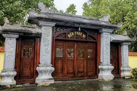 在越南，拜谒王勃墓