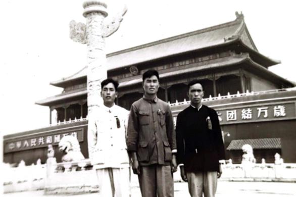 一身正气守初心 两袖清风铸忠诚