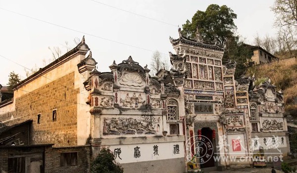 【古祠新韵·人文天柱】系列报道（三）白市杨氏家祠：在戏台上愉悦祖灵