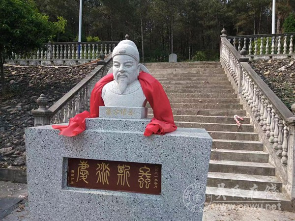 植根乡土三十年