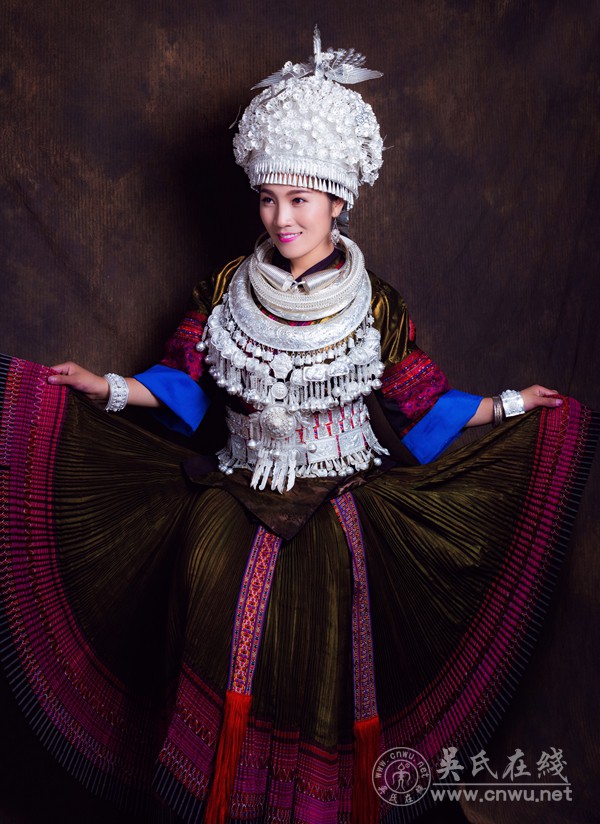 苗族歌手吴春花