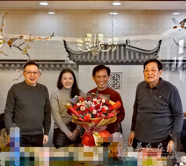 守根护脉传至德 骏马踏春聚宗亲