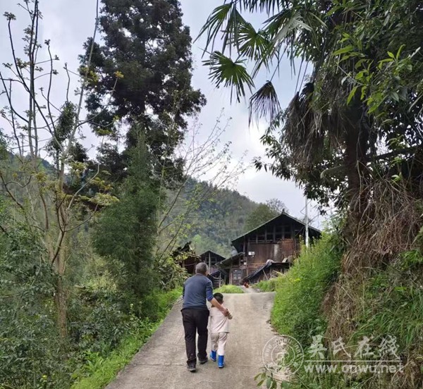 带孩子回乡下挂亲