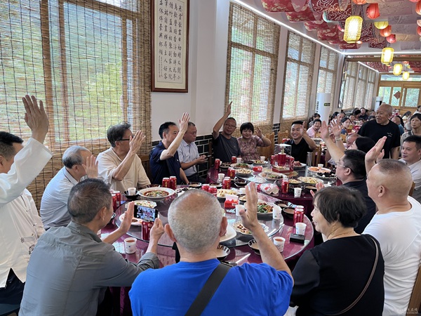 凝心聚力启新程 崇文尚武育英才 凝心聚力启新程 崇文尚武育英才
