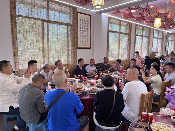 凝心聚力启新程 崇文尚武育英才 凝心聚力启新程 崇文尚武育英才